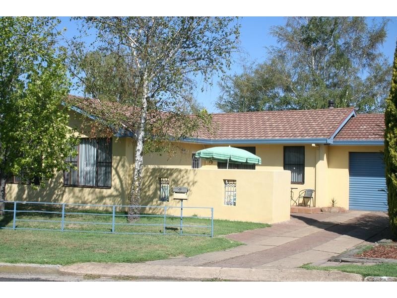 11 Nunns Avenue, Orange NSW 2800