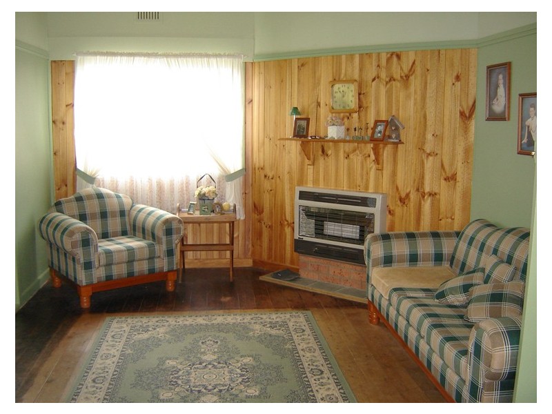 13 Marsden Street, Blayney NSW 2799