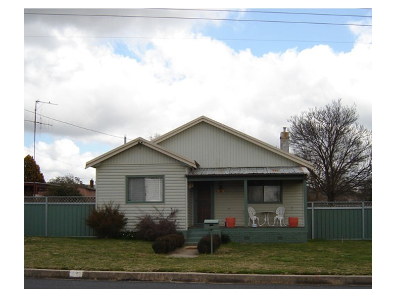 13 Marsden Street, Blayney NSW 2799