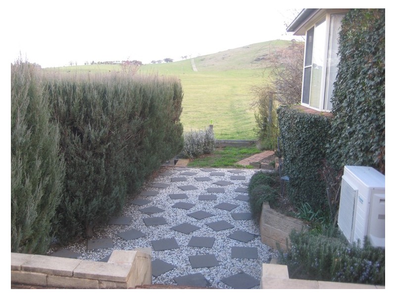 25 Polona Street, Blayney NSW 2799