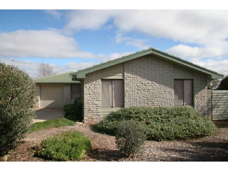 99 Burrendong Way, Orange NSW 2800