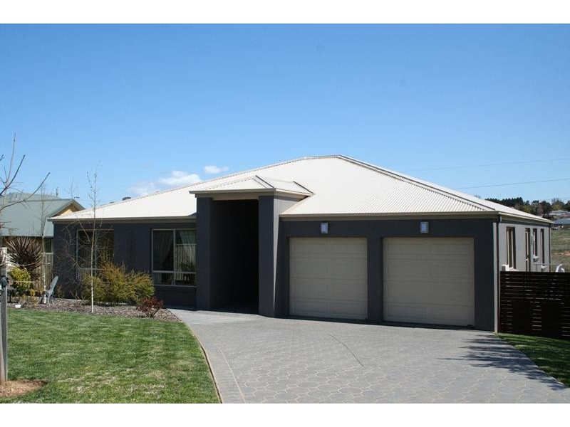 38 Goldfinch Way, Orange NSW 2800