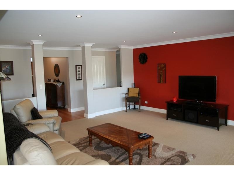 38 Goldfinch Way, Orange NSW 2800