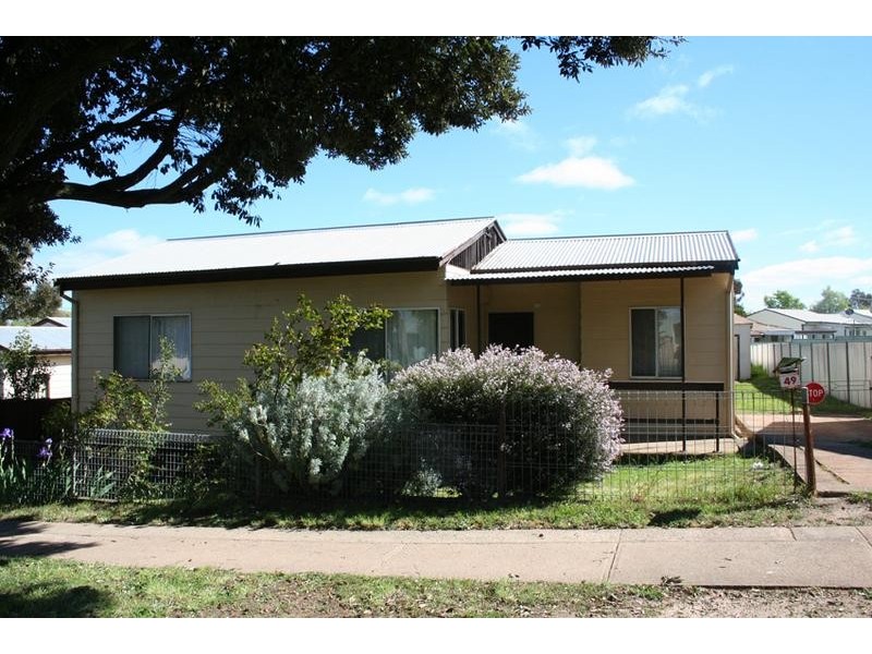 49 Churchill Avenue, Orange NSW 2800