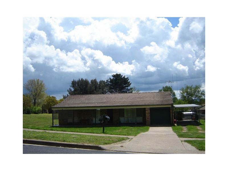 6 Polona Street, Blayney NSW 2799