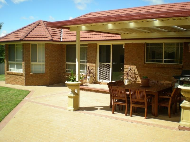 3 Westhaven Place, Orange NSW 2800