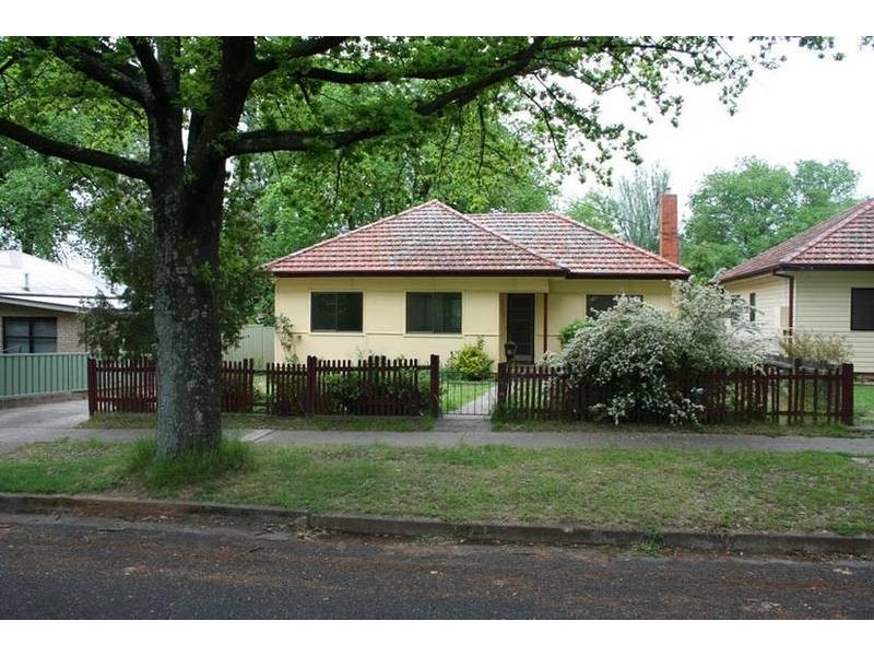 7 Fox Avenue, Orange NSW 2800