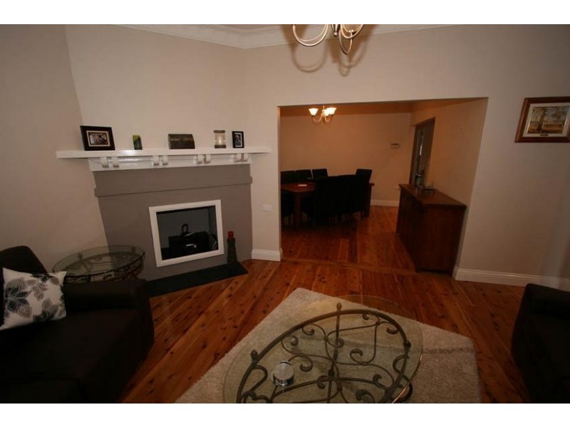 372 Lords Place, Orange NSW 2800