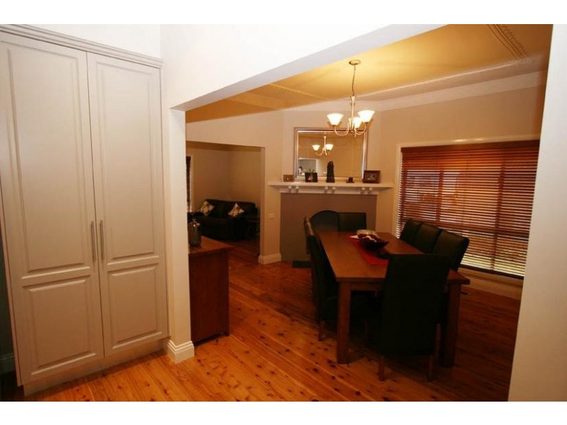 372 Lords Place, Orange NSW 2800