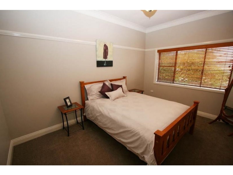 372 Lords Place, Orange NSW 2800