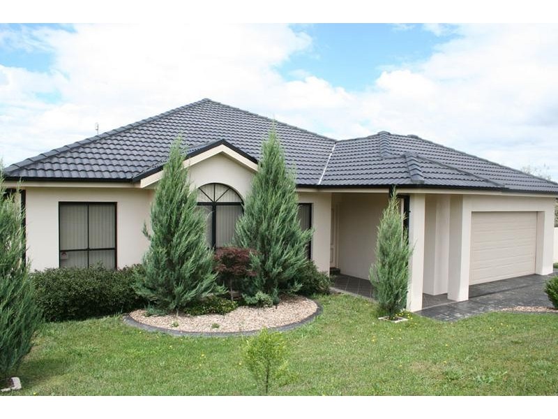 3 Gilroy Place, Orange NSW 2800