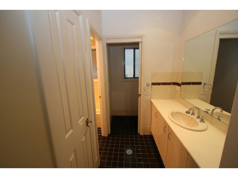 3 Gilroy Place, Orange NSW 2800