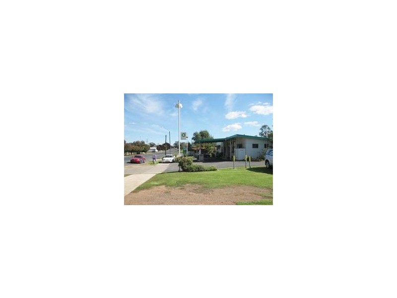 - Kiewa Street, Manildra NSW 2865