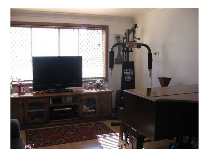 - Kiewa Street, Manildra NSW 2865