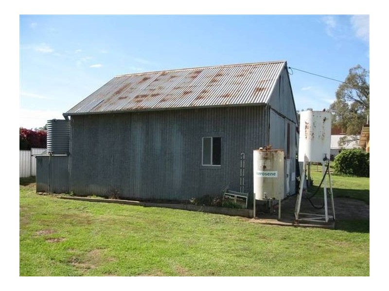 - Kiewa Street, Manildra NSW 2865