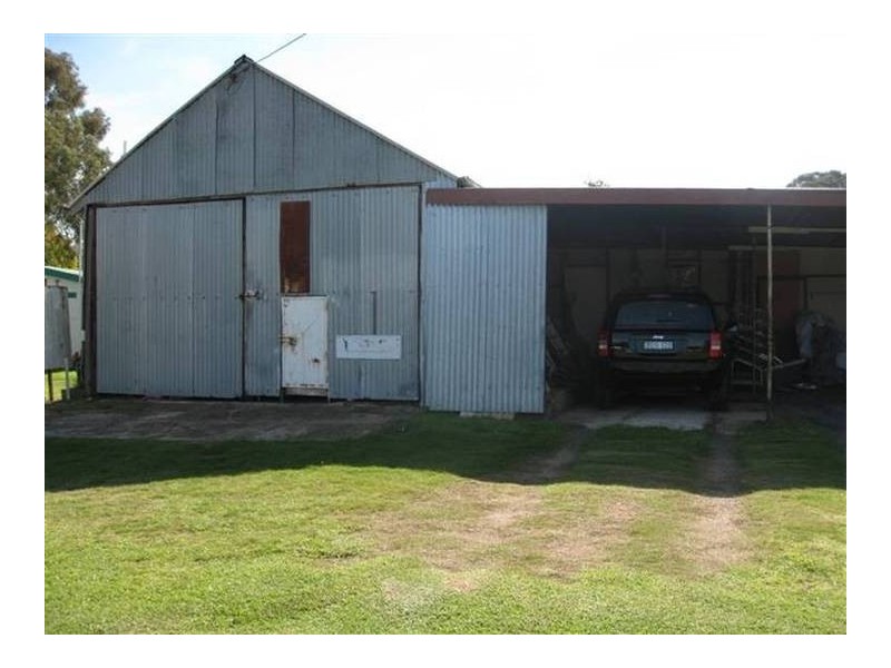 - Kiewa Street, Manildra NSW 2865