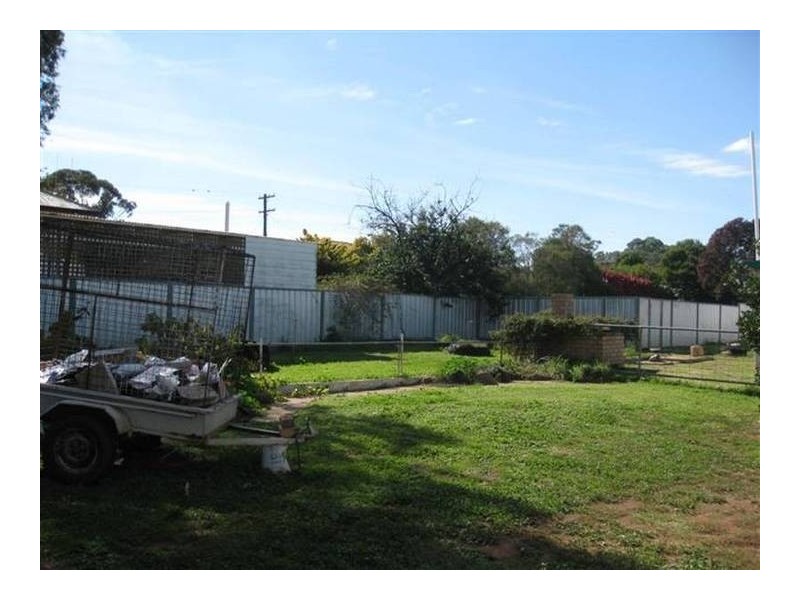 - Kiewa Street, Manildra NSW 2865