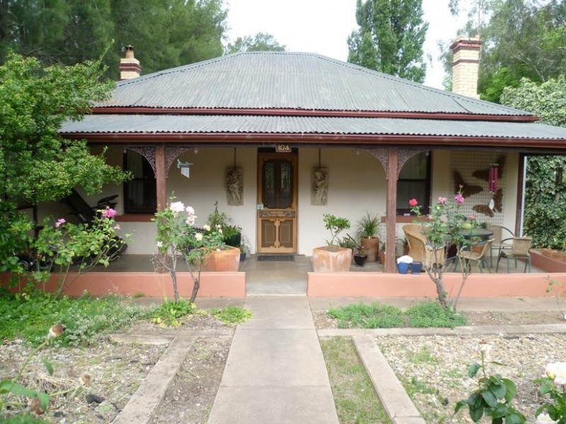 104 Market Street, Molong NSW 2866