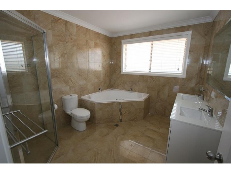 42 Farrell Road, Orange NSW 2800