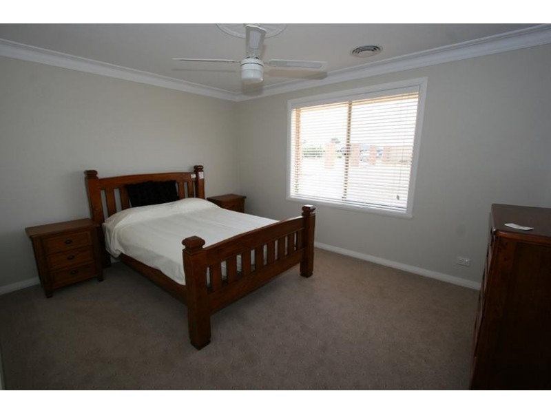 42 Farrell Road, Orange NSW 2800