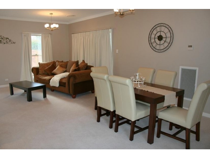 1 & 2/105 March Street, Orange NSW 2800