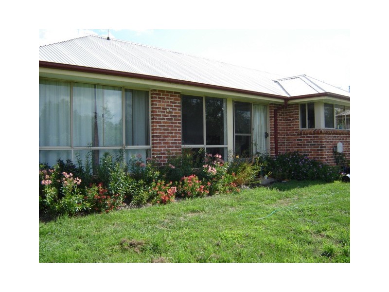 13 Lane Street, Blayney NSW 2799