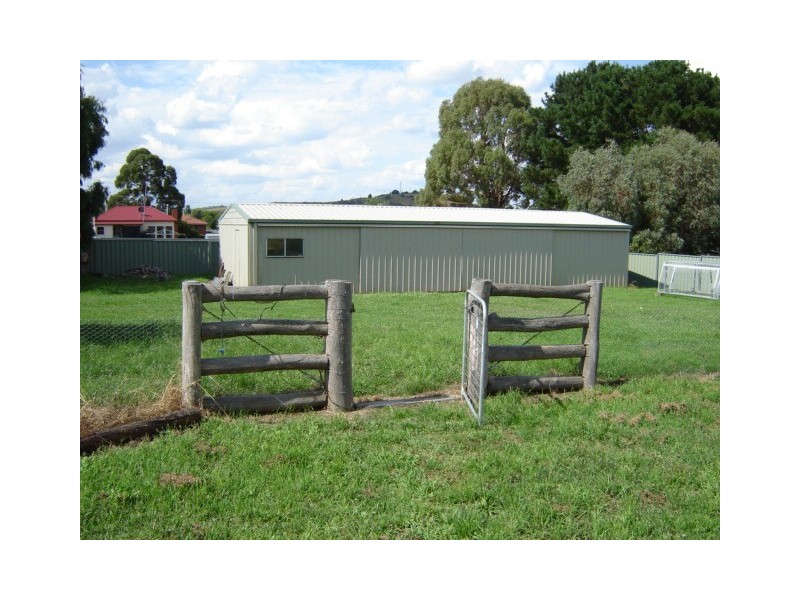 13 Lane Street, Blayney NSW 2799
