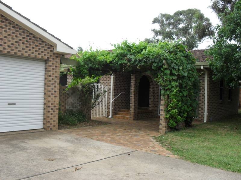 2A Woodward Street, Orange NSW 2800