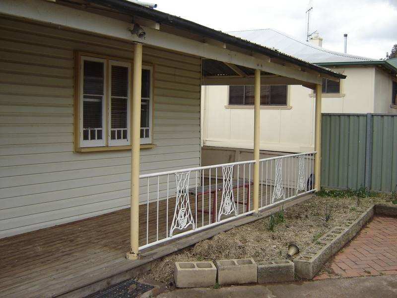 6 Shadforth STREET, Molong NSW 2866