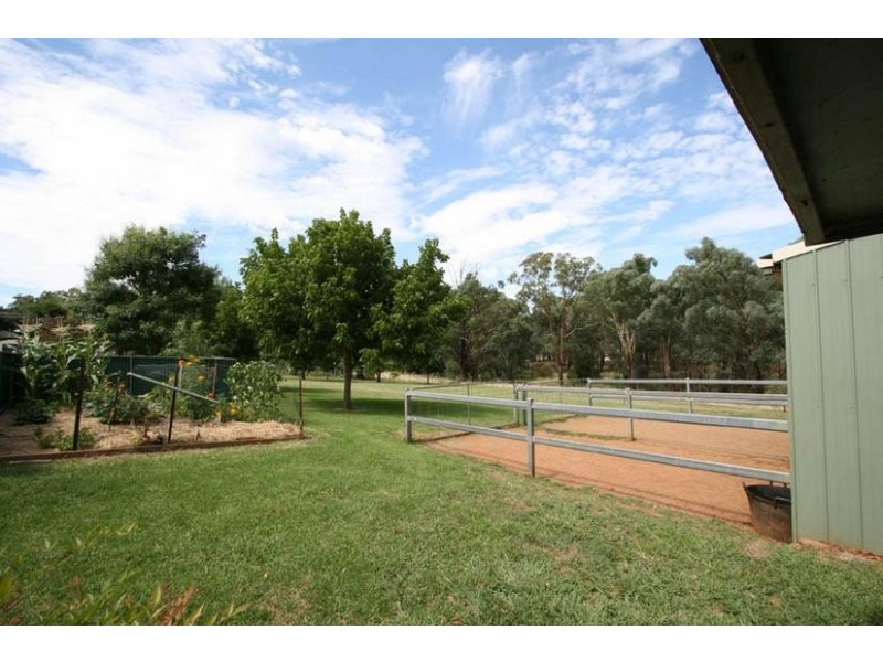 4 Hutton Street, Orange NSW 2800