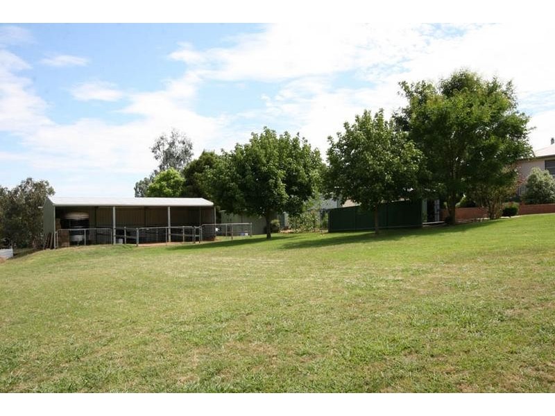 4 Hutton Street, Orange NSW 2800
