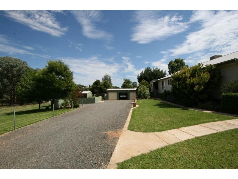 4 Hutton Street, Orange NSW 2800