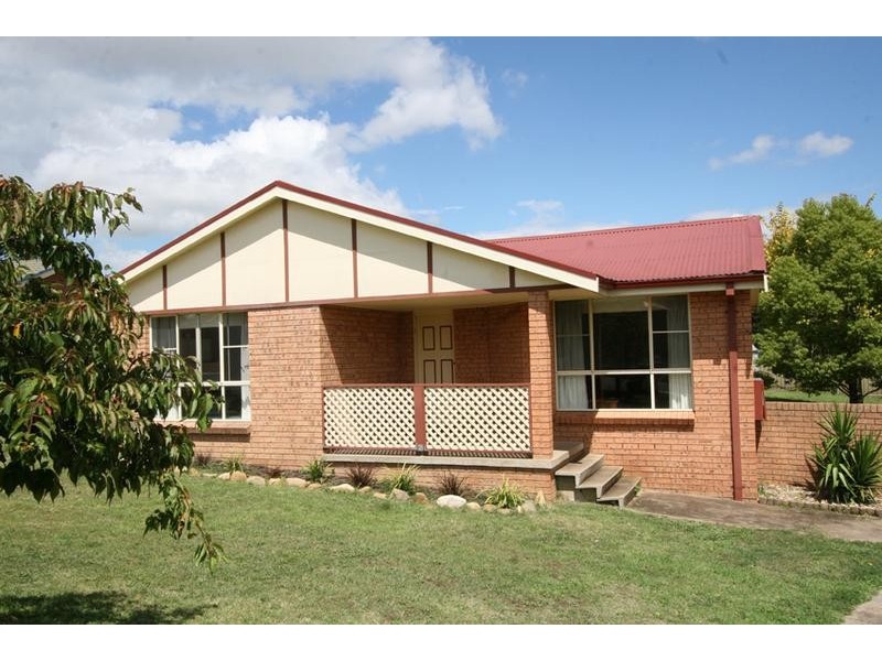 11 Crinoline Street, Orange NSW 2800