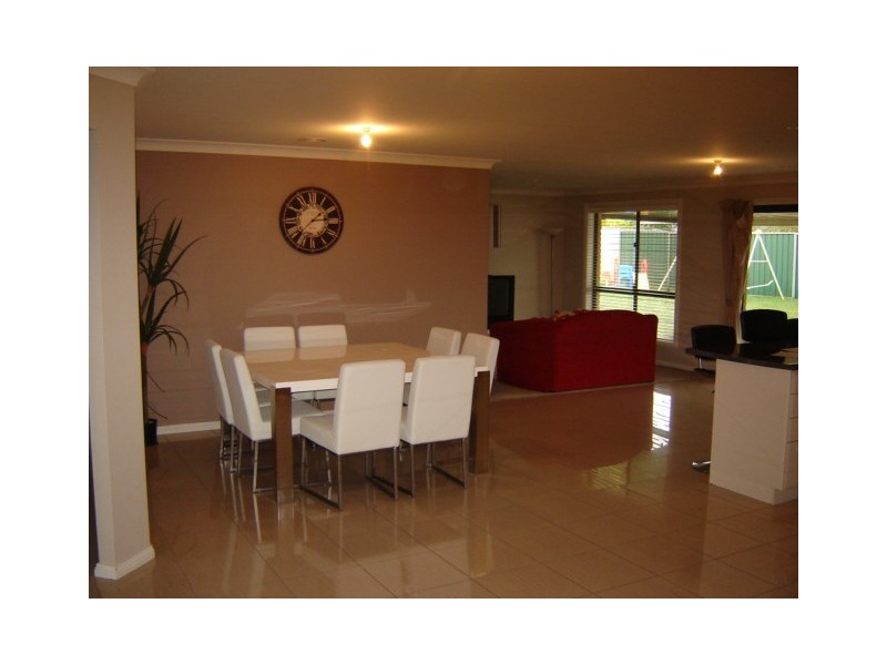 17 Raphael Street, Blayney NSW 2799