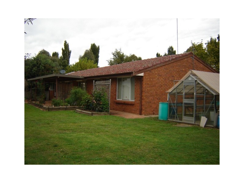 18 Euroka Place, Blayney NSW 2799