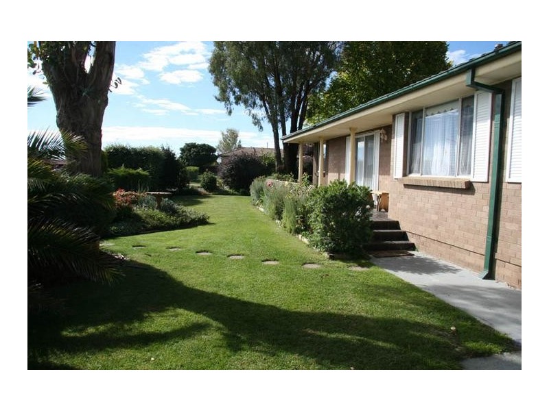9 Torrens Street, Blayney NSW 2799
