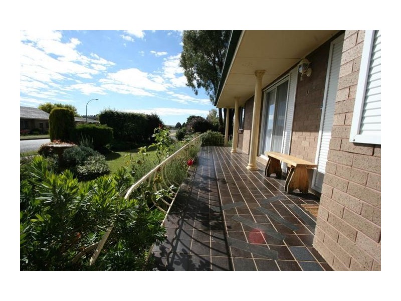 9 Torrens Street, Blayney NSW 2799