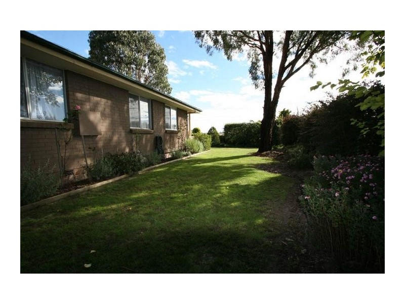 9 Torrens Street, Blayney NSW 2799