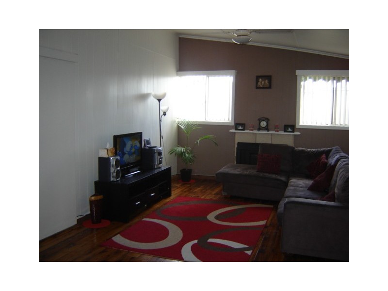 23 Plumb Street, Blayney NSW 2799