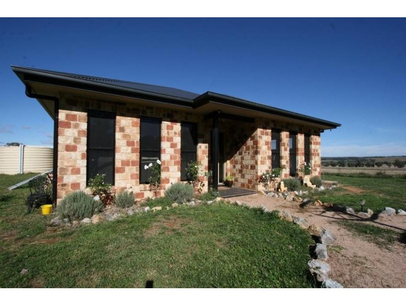 323 Garra Road, Molong NSW 2866