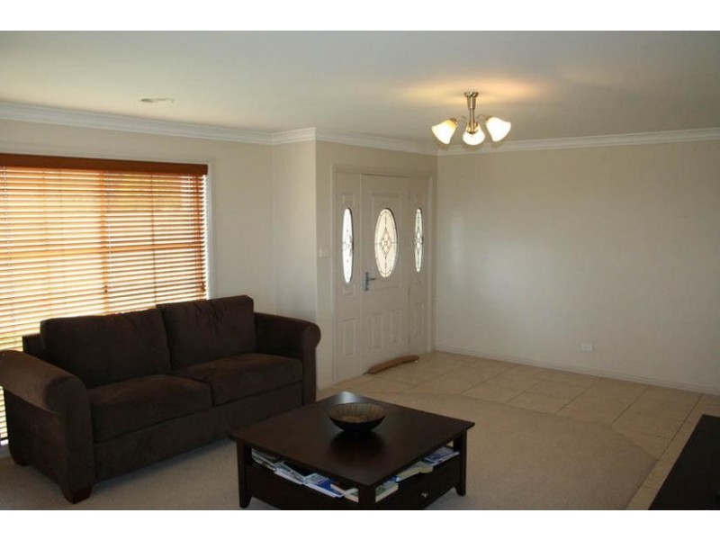 2/54 Amana Circuit, Orange NSW 2800