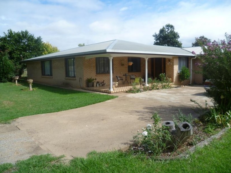 12 Tremaine Drive, Yeoval NSW 2868