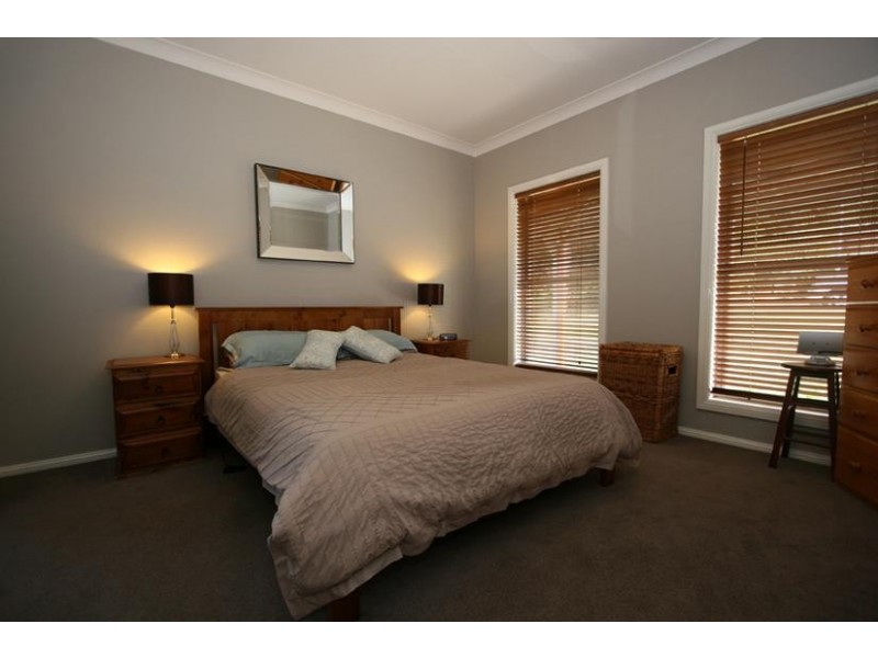 7 Fahy Crescent, Orange NSW 2800