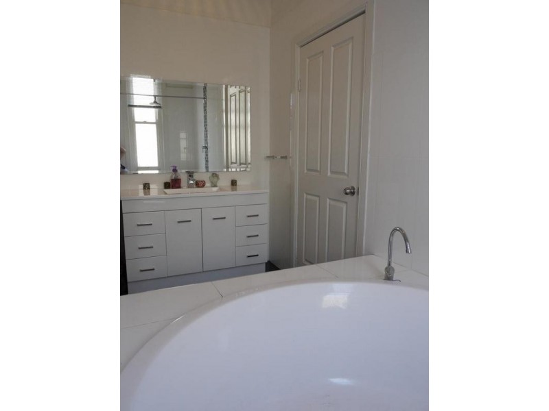 134 Adelaide Street, Blayney NSW 2799