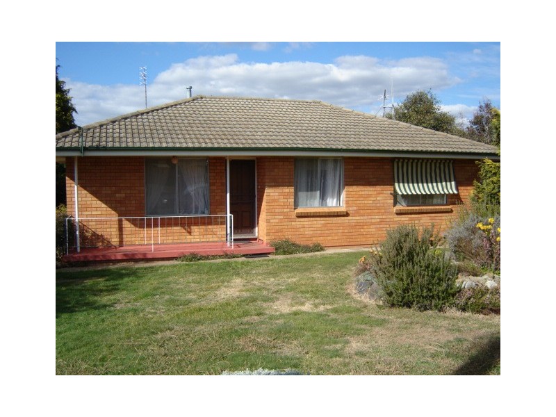 4 Gilchrist Street, Blayney NSW 2799