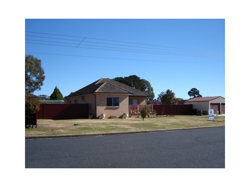 9 Gilchrist Street, Blayney NSW 2799