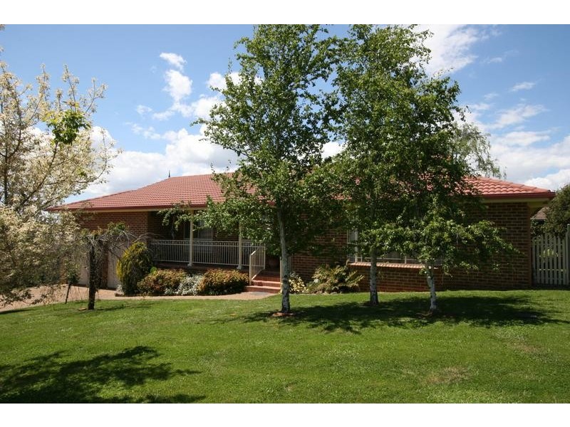 23 Pine Ridge Drive, Orange NSW 2800