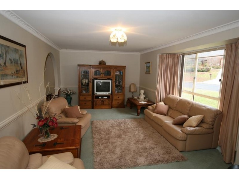 23 Pine Ridge Drive, Orange NSW 2800