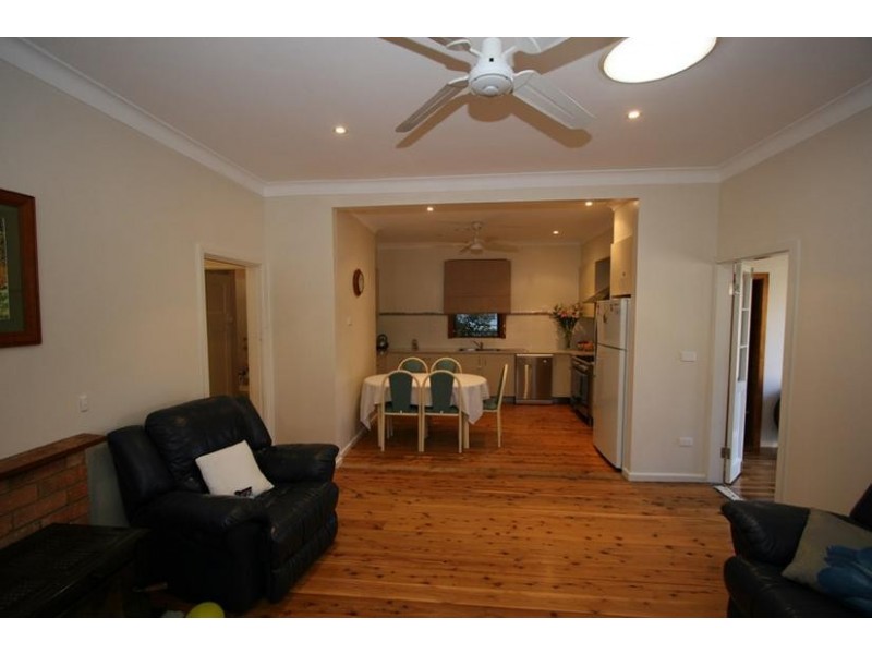 8 Clinton Street, Orange NSW 2800