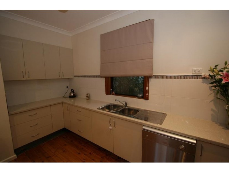 8 Clinton Street, Orange NSW 2800